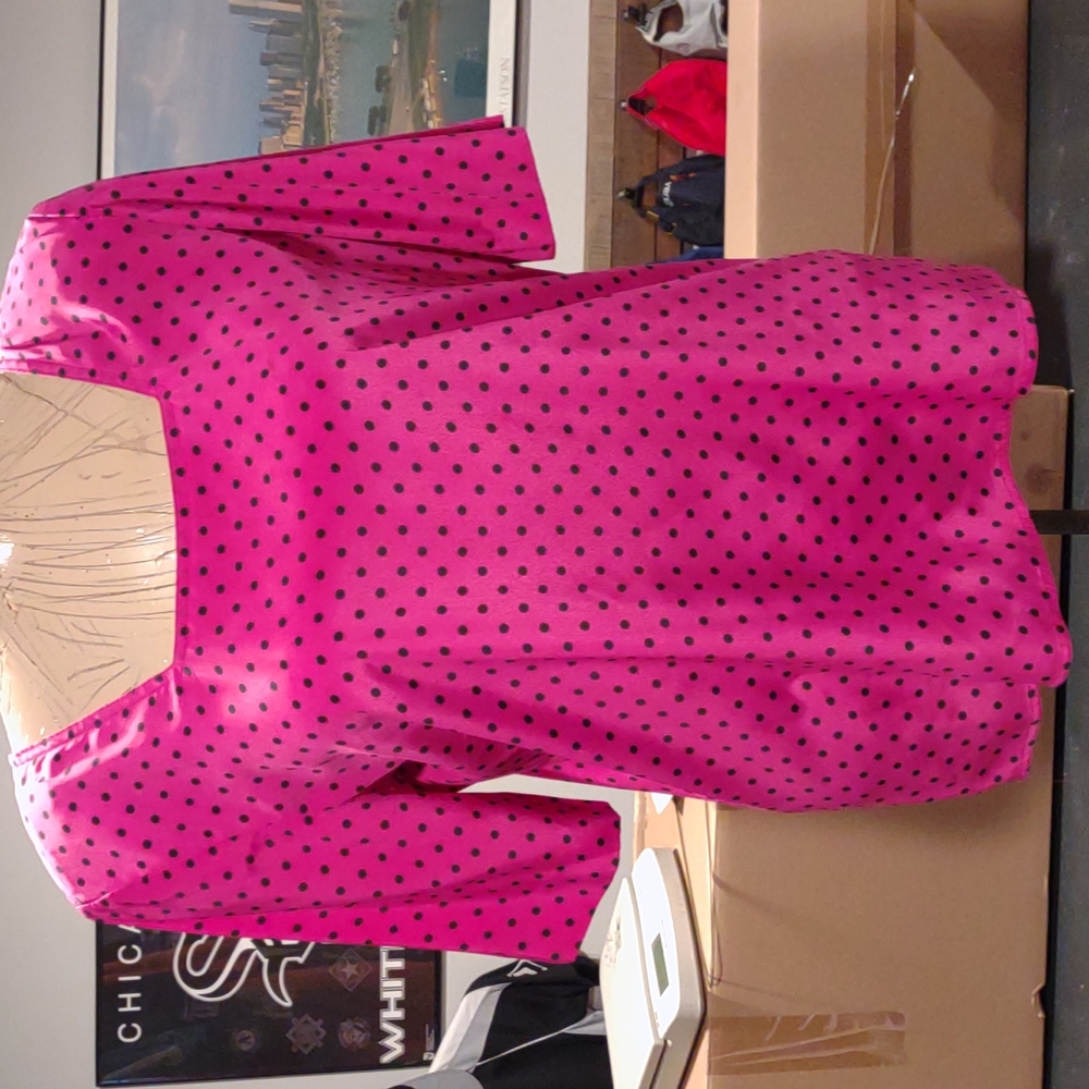 Gorgeous Woman Top by KASPER ASL Size 12..Comes with accent hankie